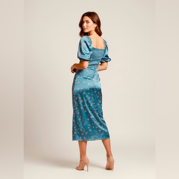 ASTR The Label Elegant Blue Floral Puff Sleeve‎ Fitted Dress Women's Medium - Picture 3 of 12